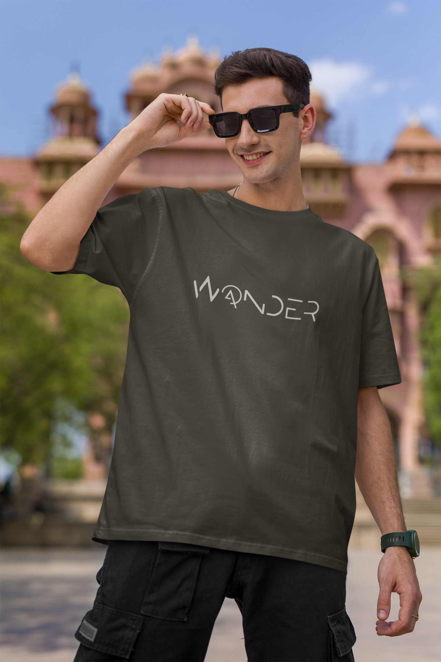 Wander Wonder Oversized T-shirt : Unisex
